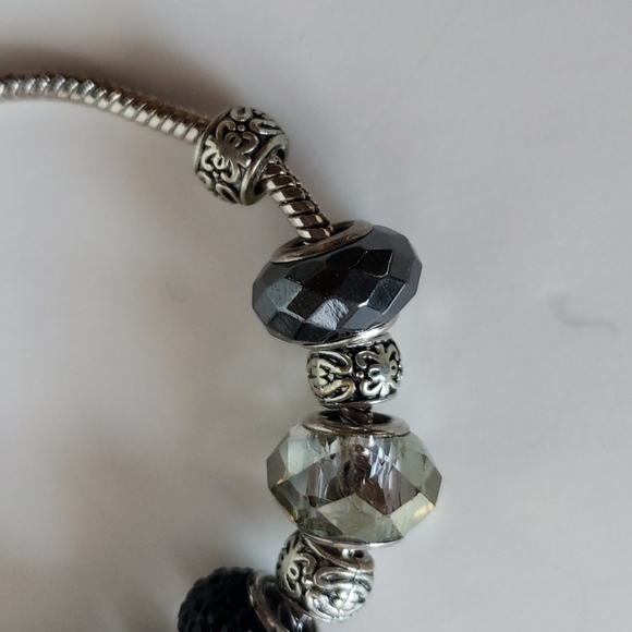 NWOT black, grey, silver bead bracelet up to 10 1/2" long - Picture 3 of 10